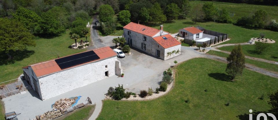 House 4 rooms of 180 m² in Grand'Landes (85670)