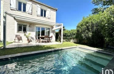 House 5 rooms of 104 m² in Générac (30510)