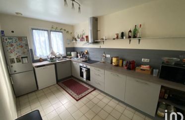 House 4 rooms of 97 m² in Chapet (78130)