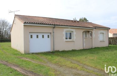 House 4 rooms of 82 m² in Chemillé-en-Anjou (49670)