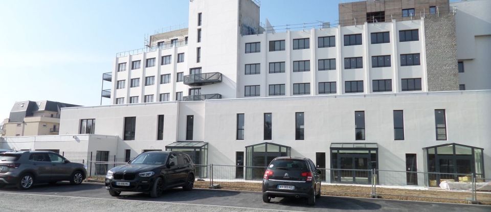 Apartment 5 rooms of 142 m² in Le Mans (72000)