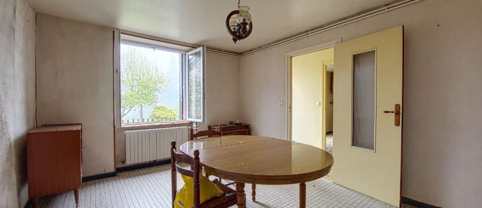 House 7 rooms of 120 m² in Saint-Avit (63380)