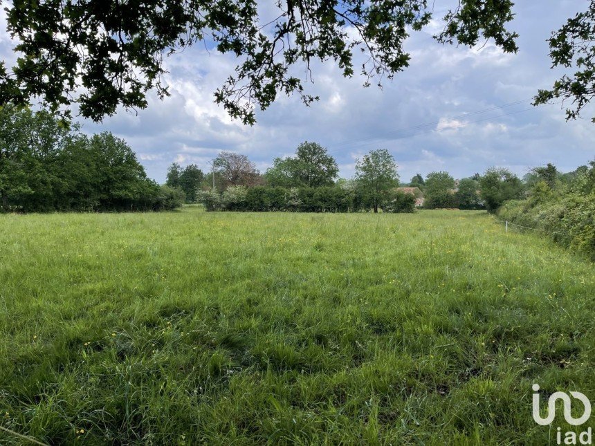 Land of 3,810 m² in Bouesse (36200)