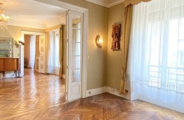 Apartment 4 rooms of 125 sq m in Paris (75010)