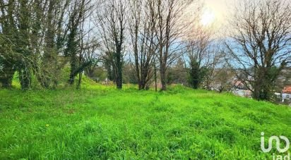 Land of 4,800 m² in Fontenay-le-Comte (85200)