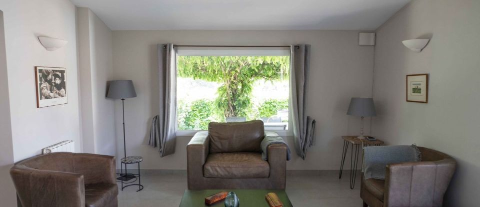 House 5 rooms of 130 m² in Lourmarin (84160)
