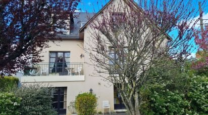 House 4 rooms of 215 m² in Laval (53000)