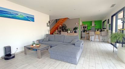 House 5 rooms of 115 m² in Fourques (66300)