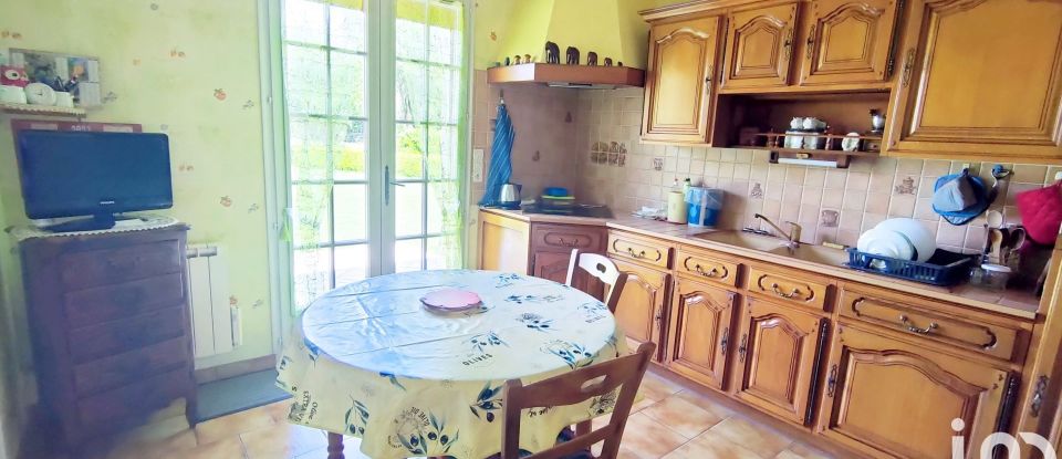 House 4 rooms of 130 m² in Sées (61500)