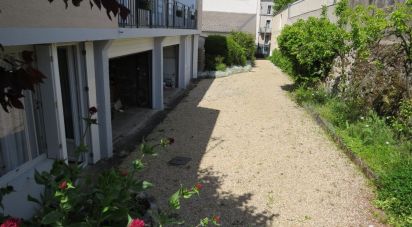 House 4 rooms of 82 m² in Parthenay (79200)
