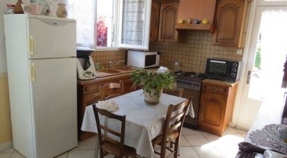 House 4 rooms of 82 m² in Parthenay (79200)