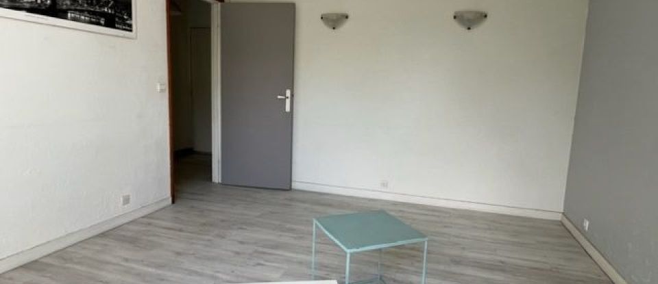 Apartment 3 rooms of 66 m² in Yerres (91330)