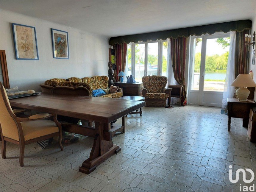 House 6 rooms of 126 m² in Saint-Mammès (77670)