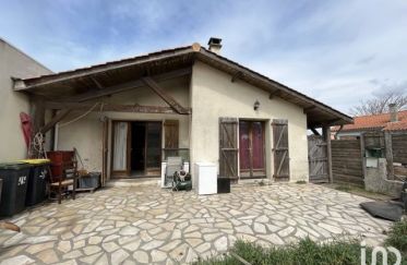 Traditional house 4 rooms of 75 m² in Vendays-Montalivet (33930)