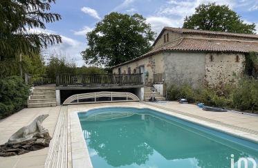 House 6 rooms of 255 m² in Le Pin (79140)