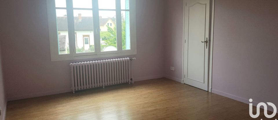 House 4 rooms of 95 m² in Montluçon (03100)