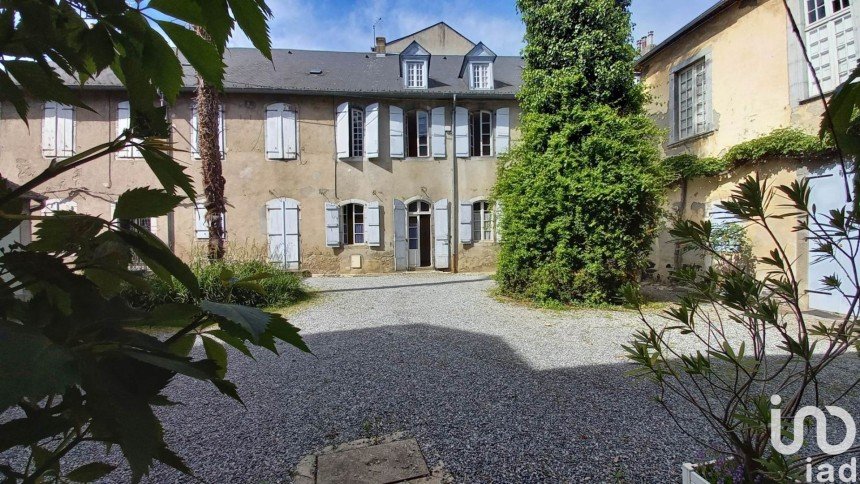 Maison 7 pièces de 195 m² à Bagnères-de-Bigorre (65200)