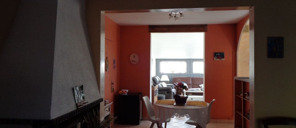 House 9 rooms of 145 m² in Les Gonds (17100)