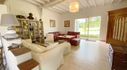 House 7 rooms of 277 m² in Lamothe (40250)