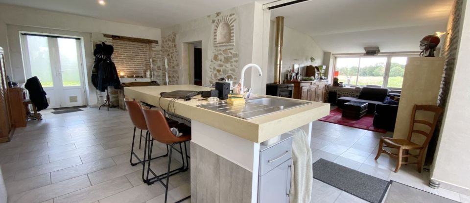 House 7 rooms of 277 m² in Lamothe (40250)