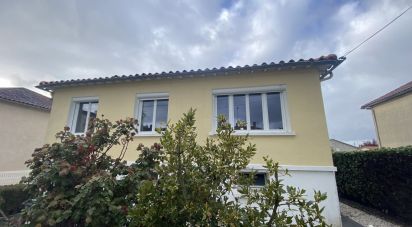House 4 rooms of 70 m² in Parthenay (79200)