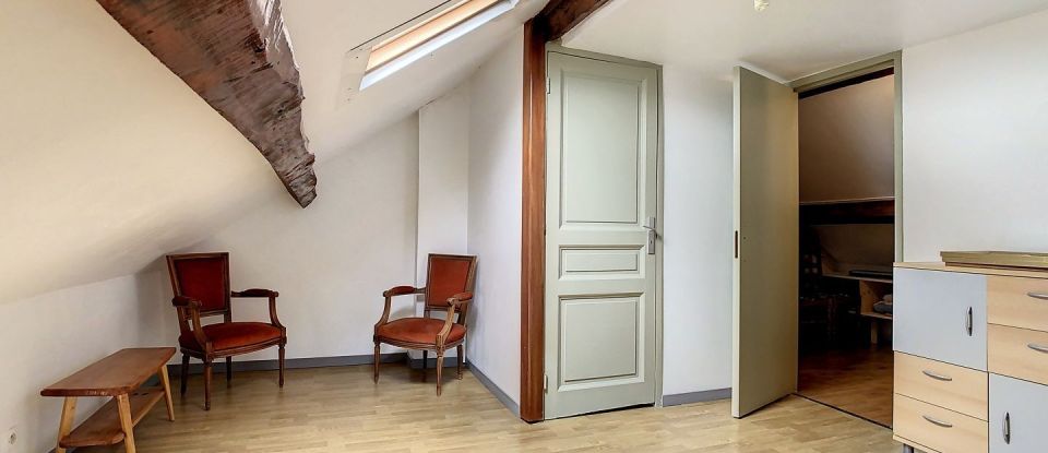 Maison 5 pièces de 130 m² à Mézières-sur-Seine (78970)