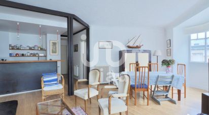 Appartement 3 pièces de 76 m² à Paris (75015)