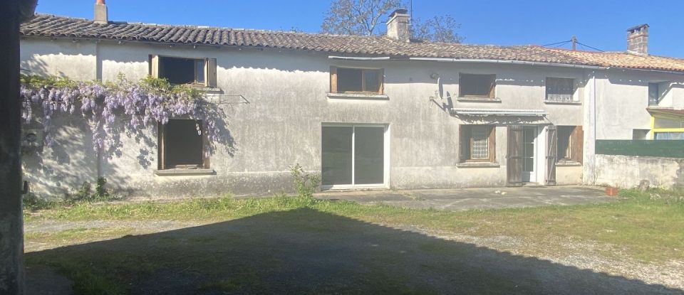 House 4 rooms of 130 m² in Clussais-la-Pommeraie (79190)