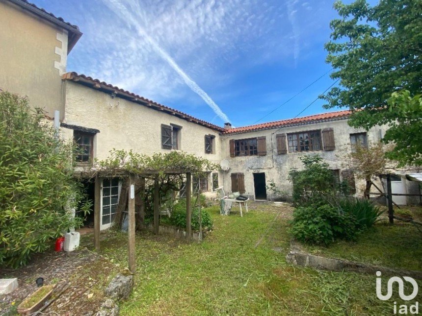 Maison 8 pièces de 186 m² à Saint-Ciers-sur-Bonnieure (16230)