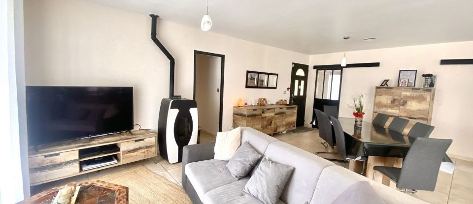 Maison 9 pièces de 168 m² à Lapalud (84840)