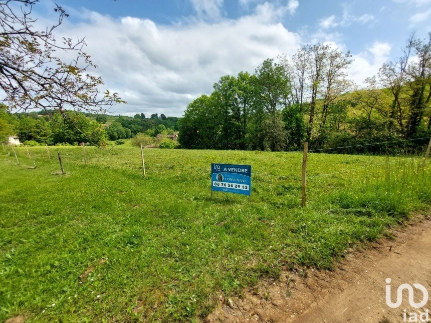 Land of 3,266 m² in Carlux (24370)