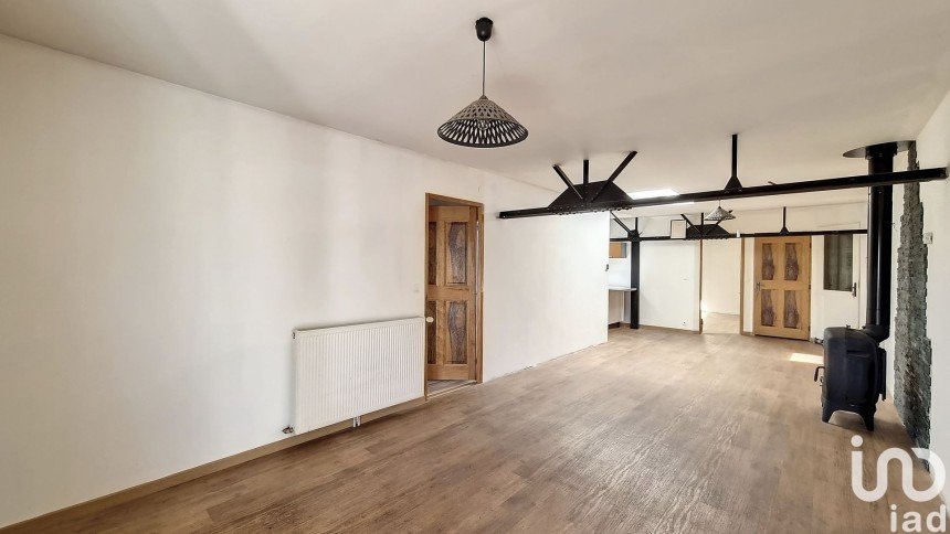 Appartement 4 pièces de 100 m² à La Forêt-Sainte-Croix (91150)