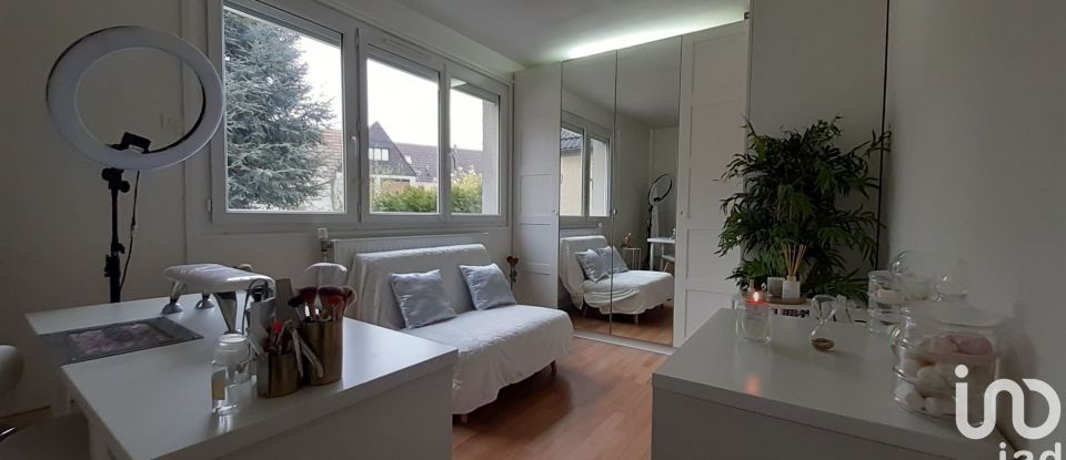 House 7 rooms of 138 m² in Noiseau (94880)