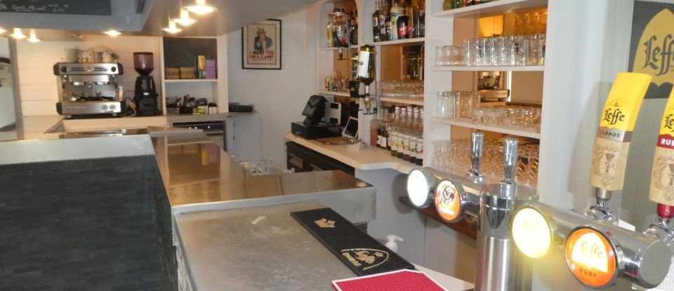Bar of 143 m² in Elliant (29370)