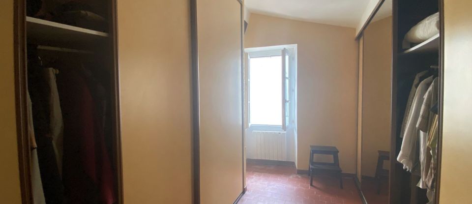 House 5 rooms of 130 m² in Saint-Christol (84390)