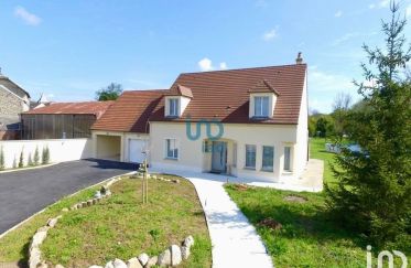 House 8 rooms of 230 m² in Pommeuse (77515)