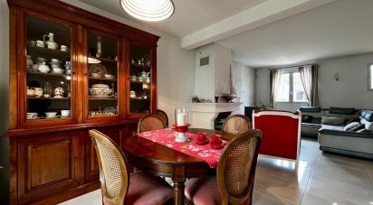 House 8 rooms of 204 m² in Paray-Vieille-Poste (91550)