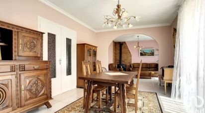 House 4 rooms of 109 m² in Locoal-Mendon (56550)