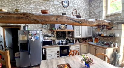 House 4 rooms of 160 m² in Le Puy-Notre-Dame (49260)