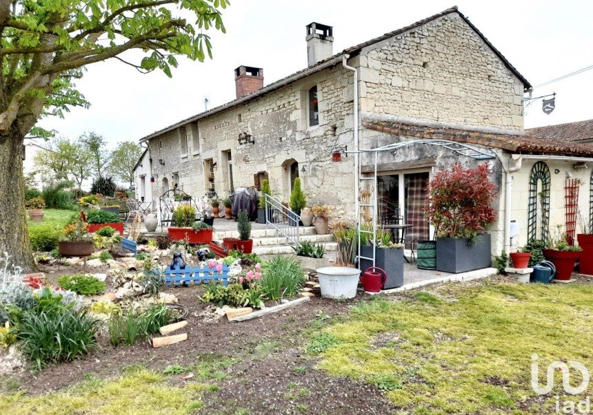 House 4 rooms of 160 m² in Le Puy-Notre-Dame (49260)