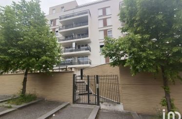 Apartment 2 rooms of 38 m² in Courcouronnes (91080)