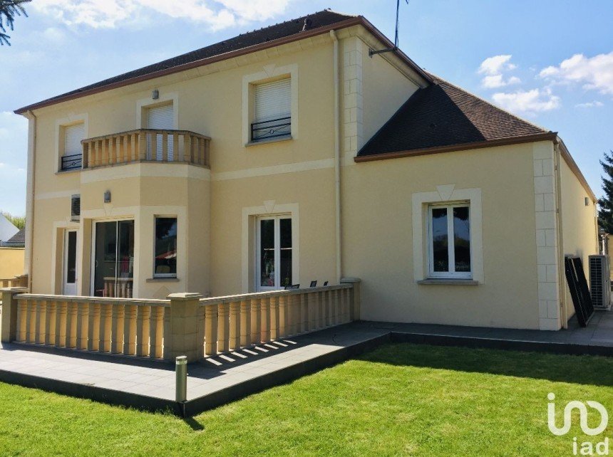 House 8 rooms of 296 m² in Cauffry (60290)