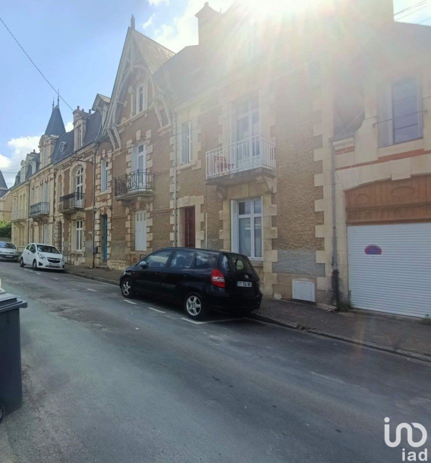 House 6 rooms of 140 m² in Poitiers (86000)