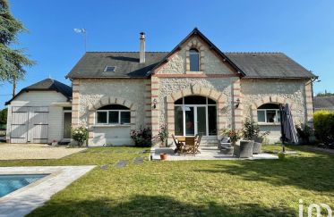 House 6 rooms of 190 m² in Longué-Jumelles (49160)
