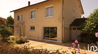 House 5 rooms of 121 m² in Niort (79000)