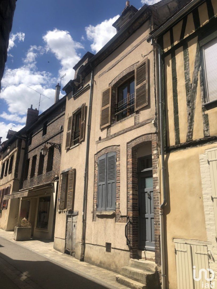 Appartement 3 pièces de 68 m² à Saint-Julien-du-Sault (89330)