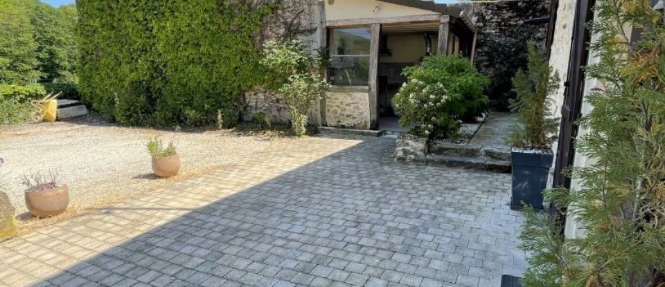 House 8 rooms of 230 m² in Château-Thierry (02400)