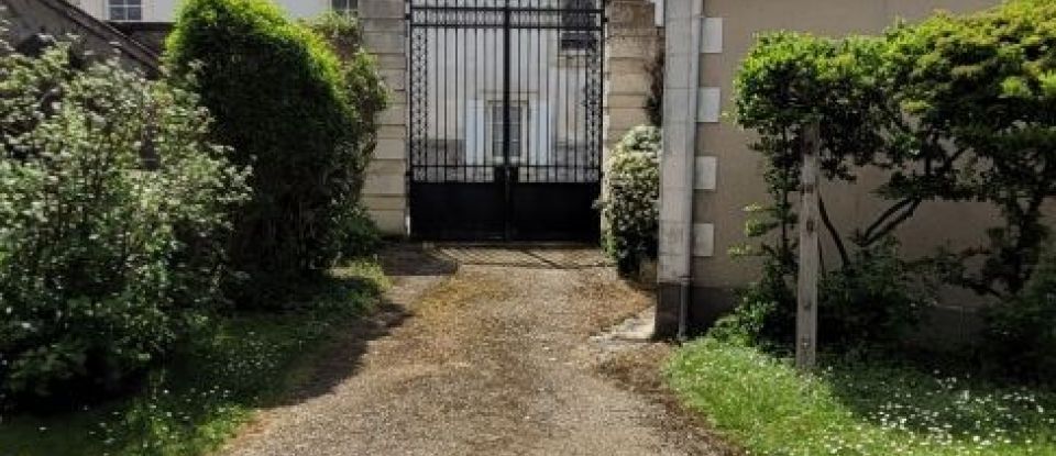 Maison 8 pièces de 304 m² à Bernay-en-Champagne (72240)