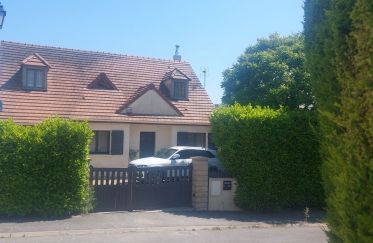 House 7 rooms of 141 m² in CHAUCONIN (77124)