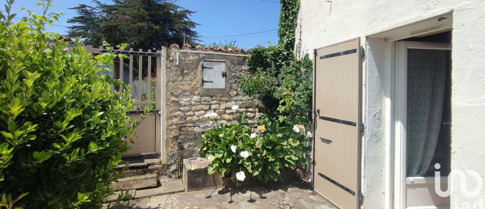 House 3 rooms of 105 m² in Chérac (17610)